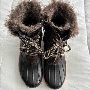 Women's Fur-Lined Winter Boots - Black and Brown